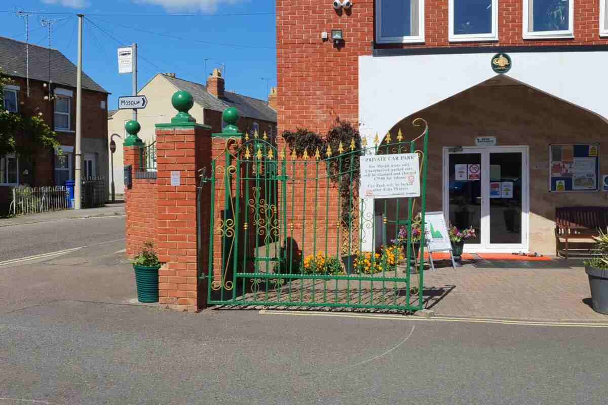 Banbury Madni Masjid (Mosque) : image 6