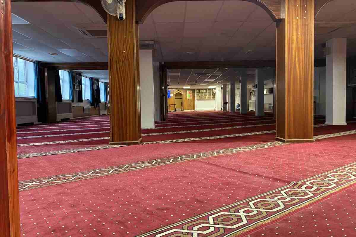 West London Islamic Cultural Centre Mosque : image 2