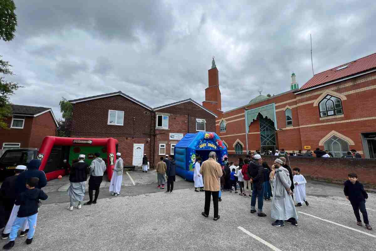 Shahjalal Mosque and Islamic Centre : image 5