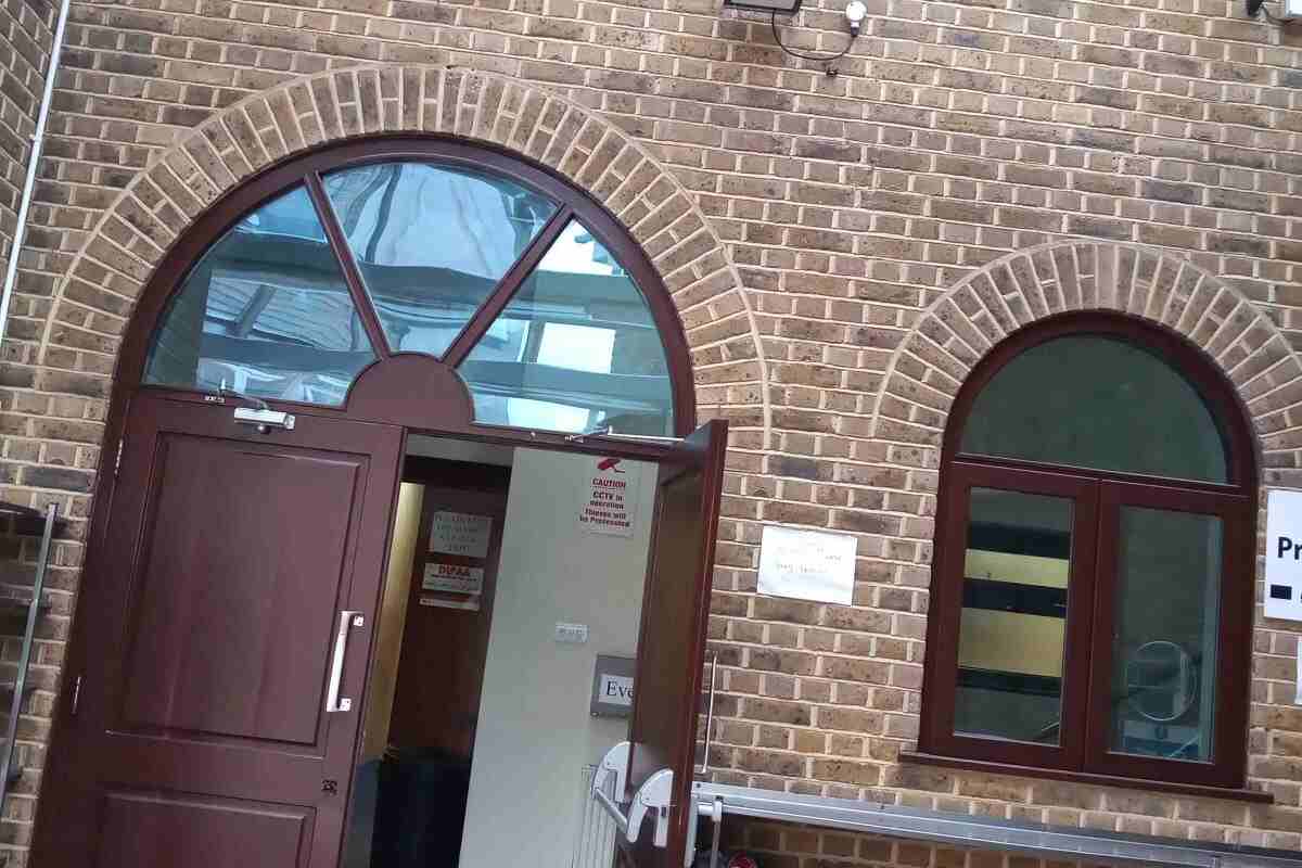 Acton Mosque : image 3