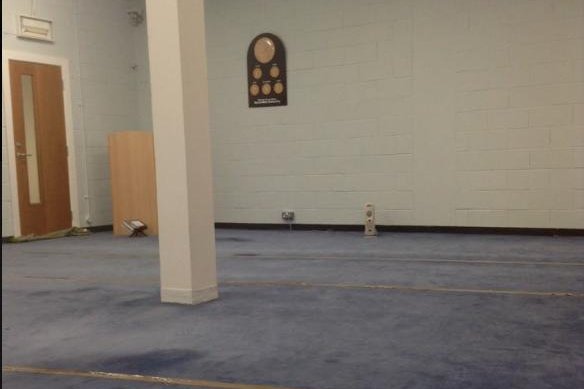 Muslim Prayer Room in Basement : image 4