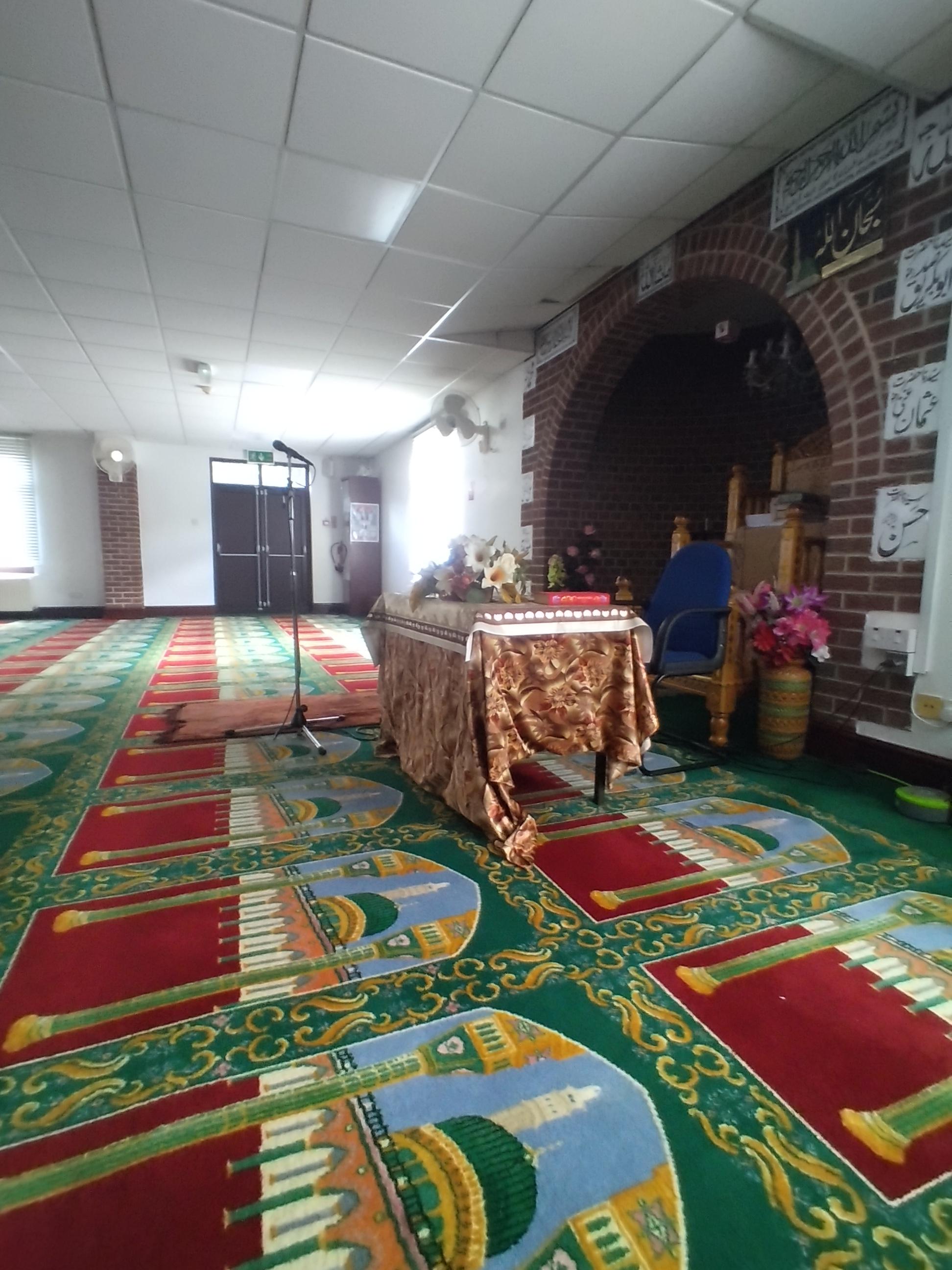 Wakefield Central Mosque : image 2