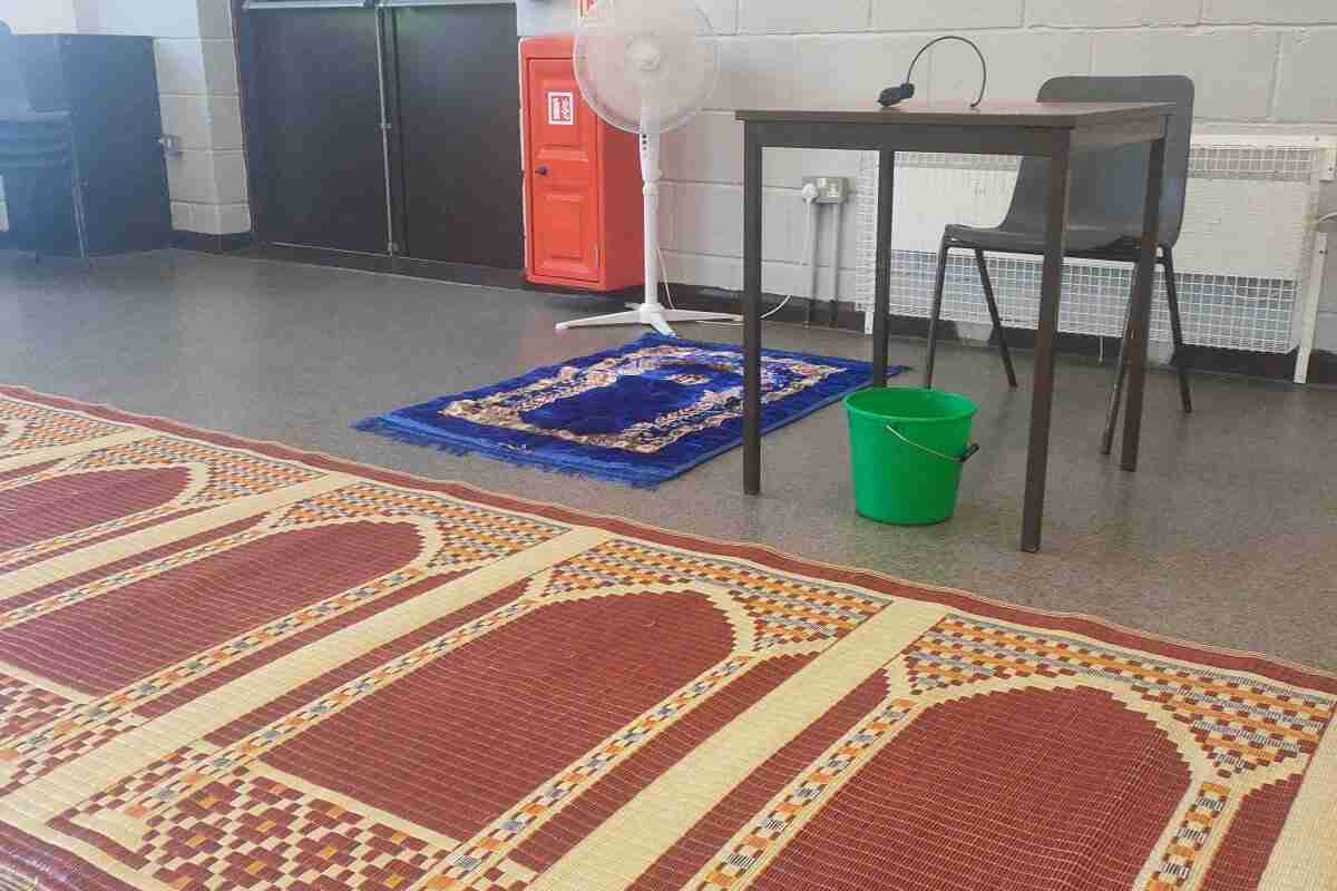 Jummah Salah in Raynham Way Community Centre : image 1