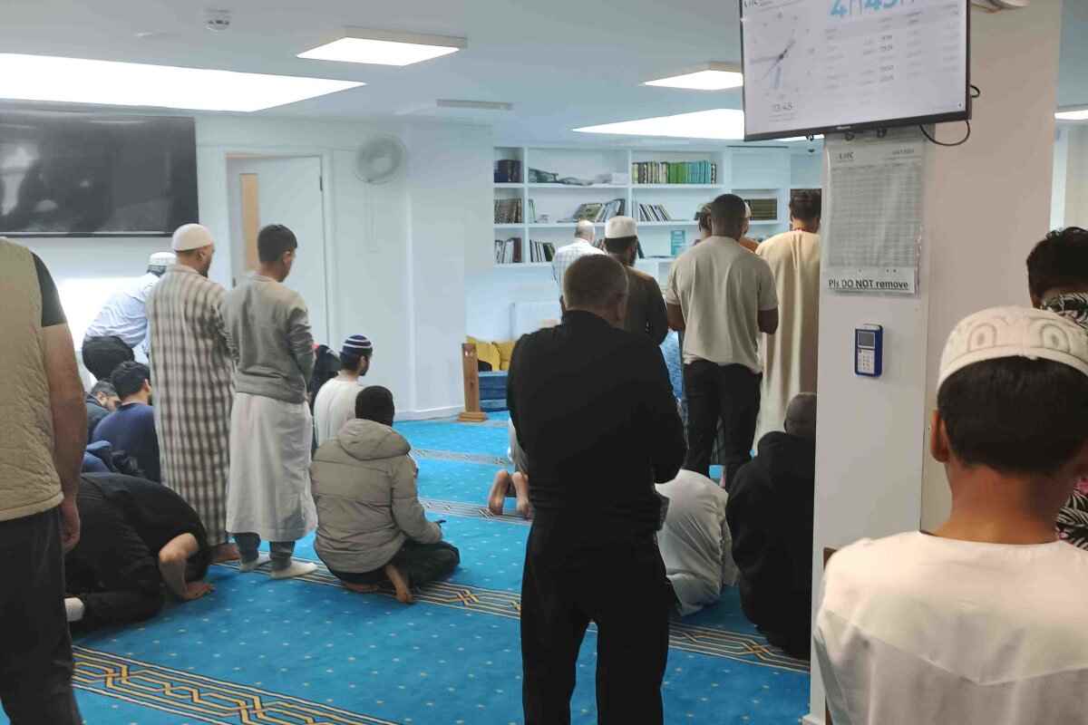 London Colney Mosque : image 6