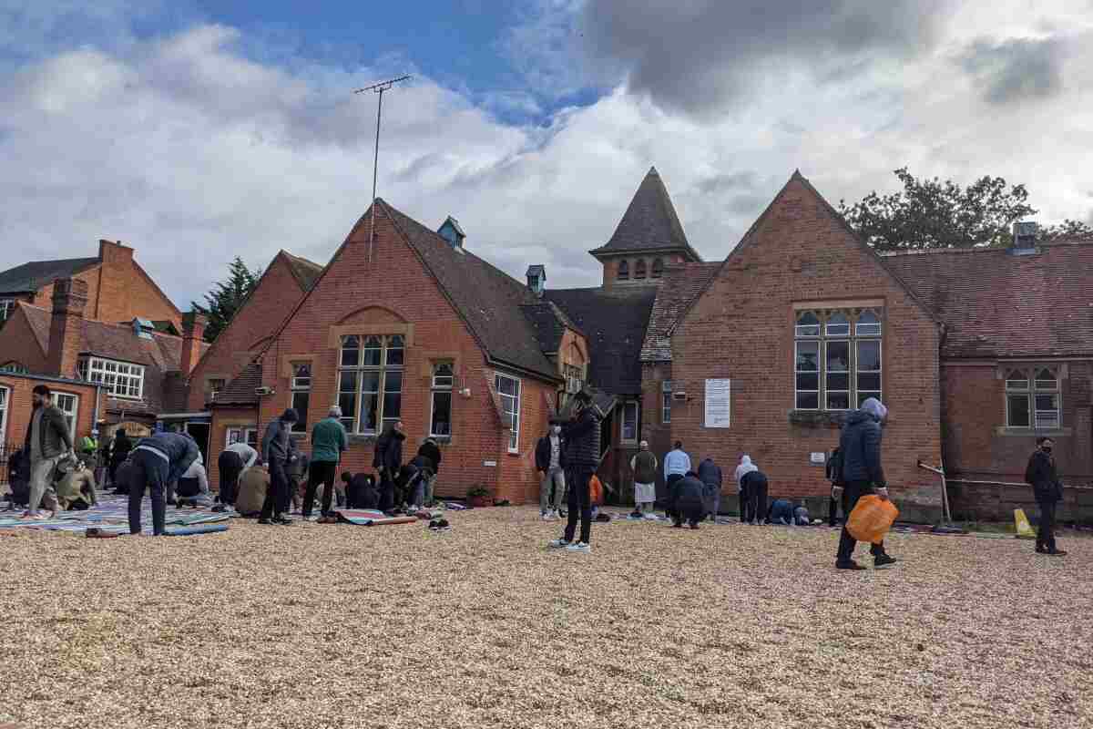 Camberley Mosque : image 1