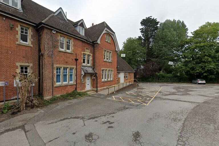 Sri Lanka Muslim Foundation Crawley Cultural Centre & Mosque : image 5