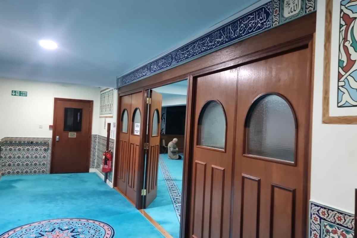 London Islamic Turkish Association Mosque : image 3