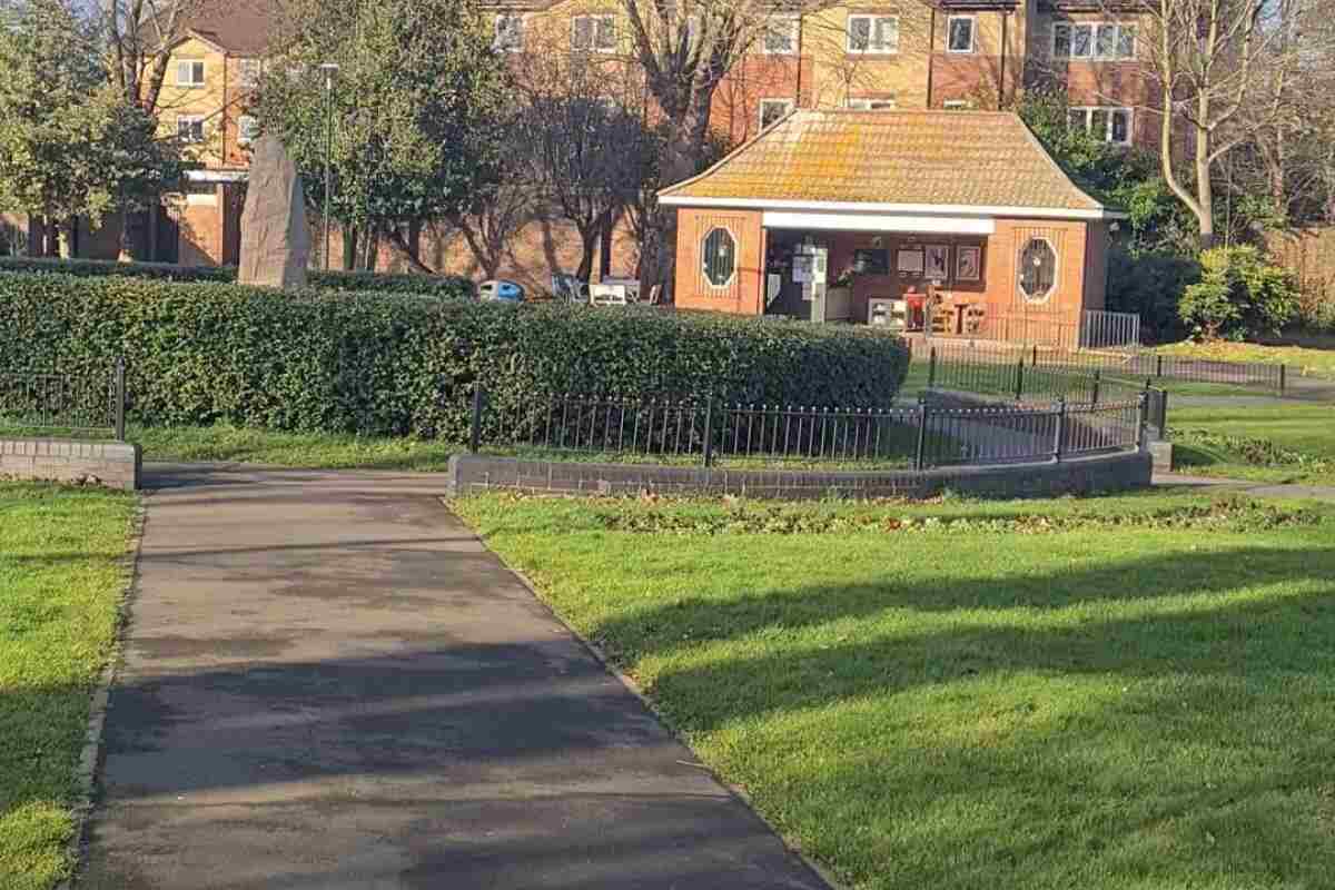 Thurrock Grays Town Park Mosque : image 2