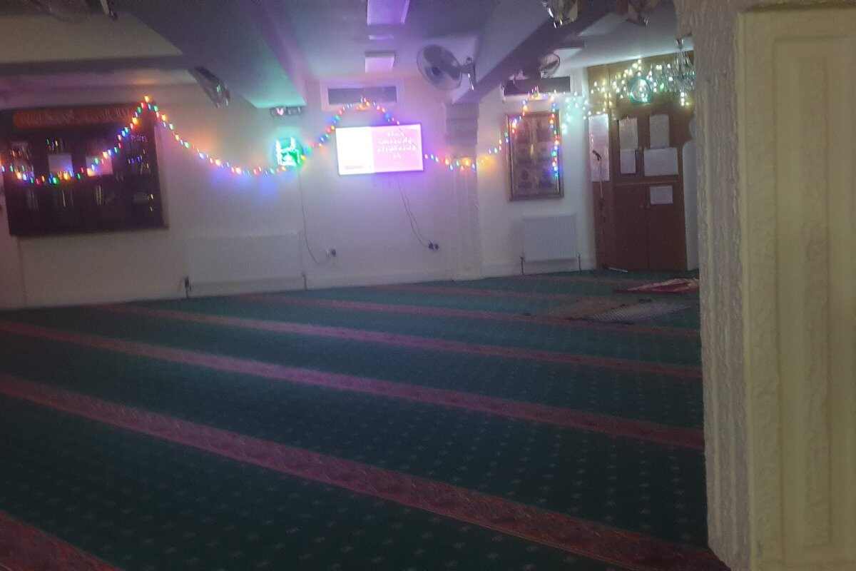 West London Islamic Centre - Greenford Medina Mosque : image 6