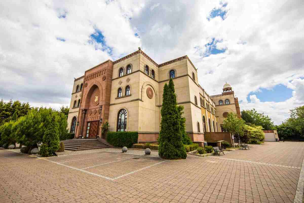 dawoodi-bohras-mohammedi-park-complex-husainy-masjid-anjuman-e-burhani-london