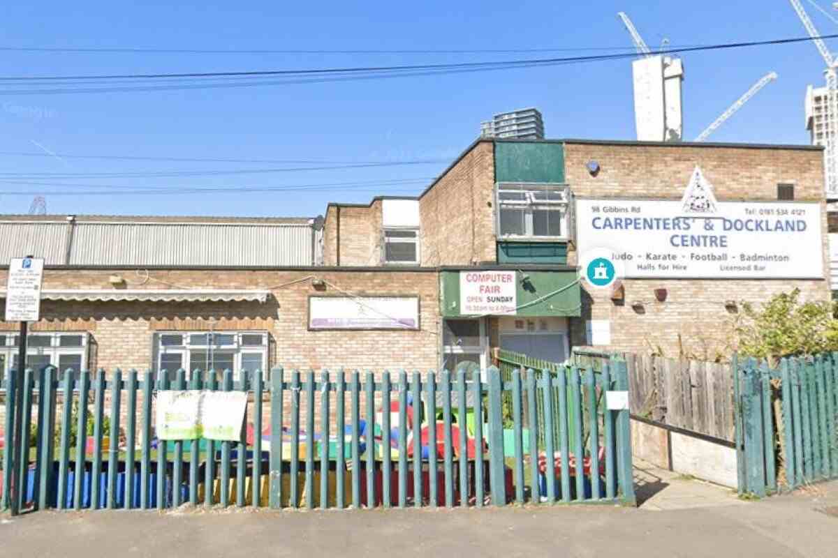 Jummah Salah/Friday Prayers in Carpenters & Dockland Centre : image 2