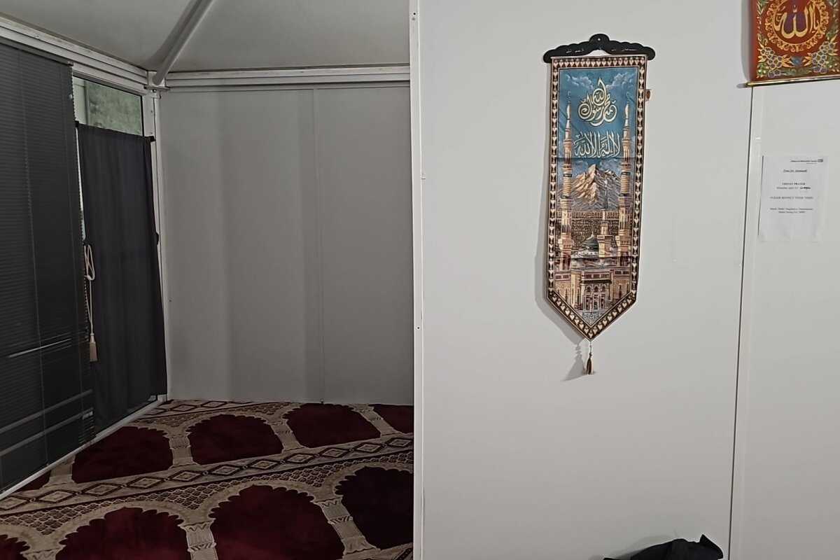 muslim-prayer-room