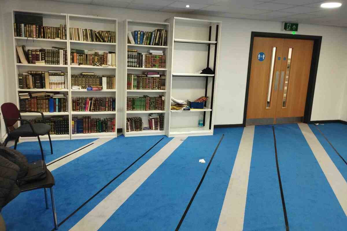 Muslim Prayer Room : image 2