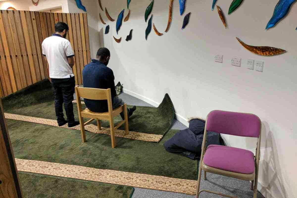 Muslim Prayer Room : image 6