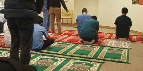 Jummah Salah in Sanctuary (Level one, opposite Ward 1E, Yellow Zone) : image 1