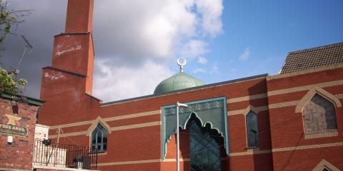 Shahjalal Mosque and Islamic Centre : image 4