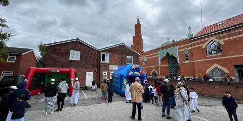 Shahjalal Mosque and Islamic Centre : image 5