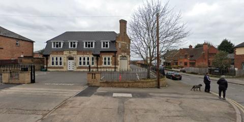 Derby Jamia Mosque (village street) : image 5