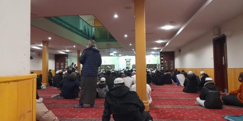 Crawley Mosque : image 5