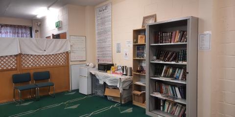 Muslim Prayer Room in Basement : image 1