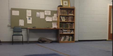 Muslim Prayer Room in Basement : image 2