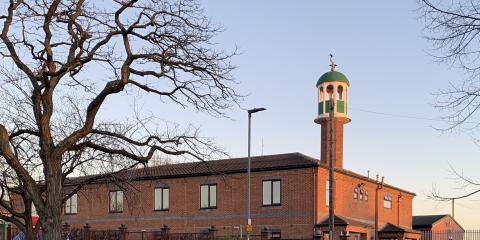 Wakefield Central Mosque : image 1