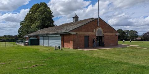 Jummah Salah/Friday Prayer at Leighton Buzzard, Pages Park Pavilion : image 1