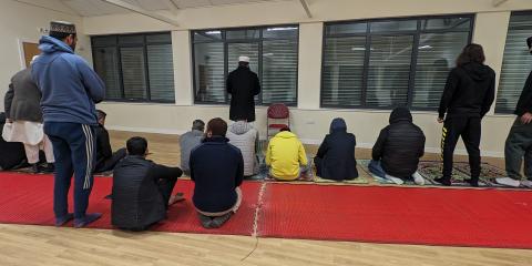 Jummah Salah/Friday Prayer at Leighton Buzzard, Pages Park Pavilion : image 3