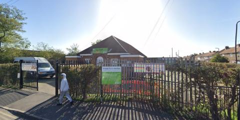 Manor Park Pavilion Mosque : image 3