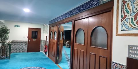 London Islamic Turkish Association Mosque : image 3