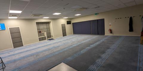 Hamptons Centre Mosque : image 1